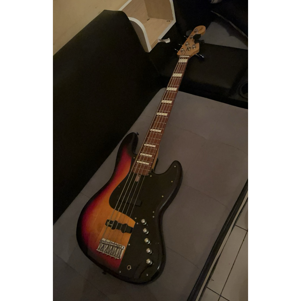 Fender JAZZ BASS Aktif Custom