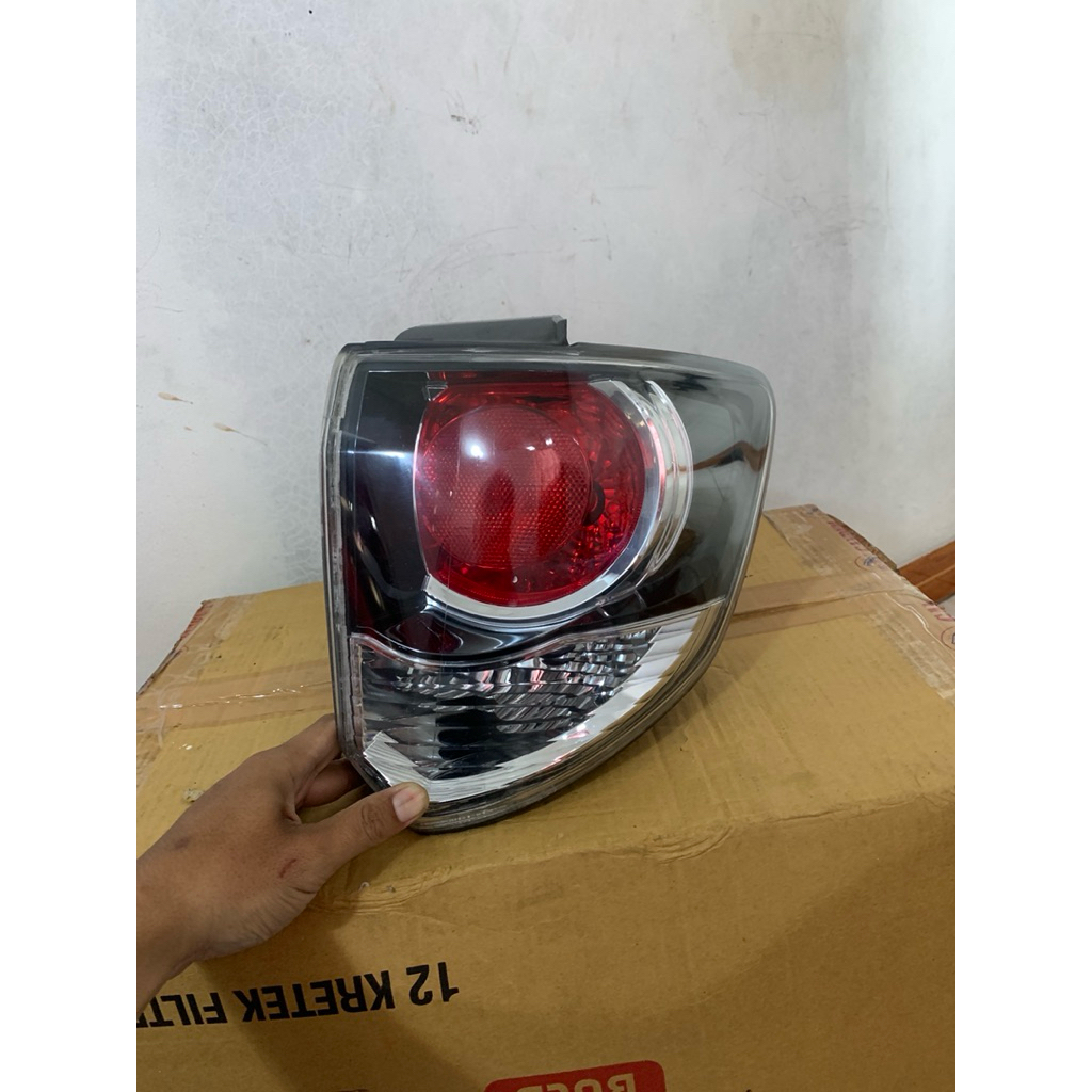 stoplamp fortuner 2012/2015