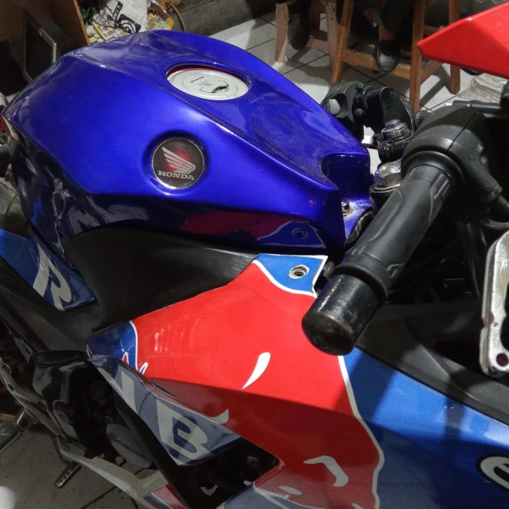 Cover Tangki CBR 150 Lokal K45a CBR 250 K33 Model CBR1000