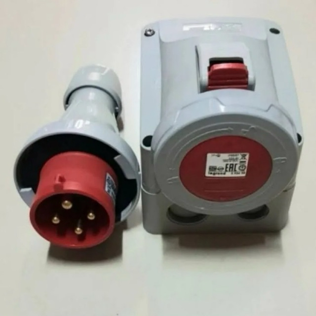 Legrand surface mounting 32a 3p+E ip67 Legrand 555458+555438