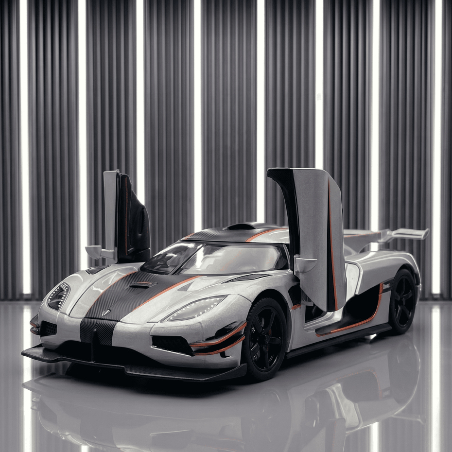 Diecast Supercar Koenigsegg ONE1 Skala 1:24 1:32 Premium Alloy Miniatur Pajangan Mobil Lampu Suara