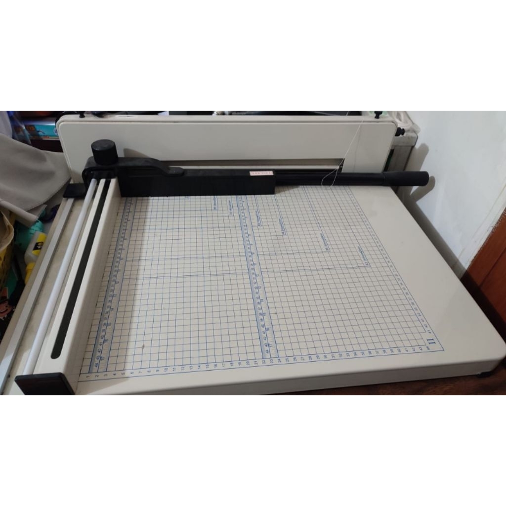 MESIN POTONG KERTAS A3 BEKAS (SUDAH DIBOOKING)