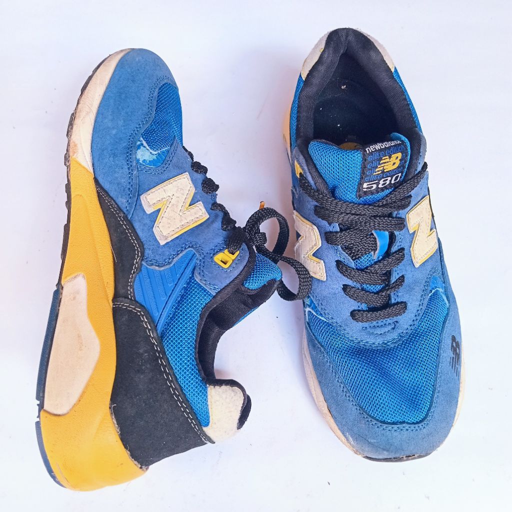 Original 100% NB 580 Sepatu Sneakers Retro Runner Biru Kuning Suede Style Unisex Pria Wanita