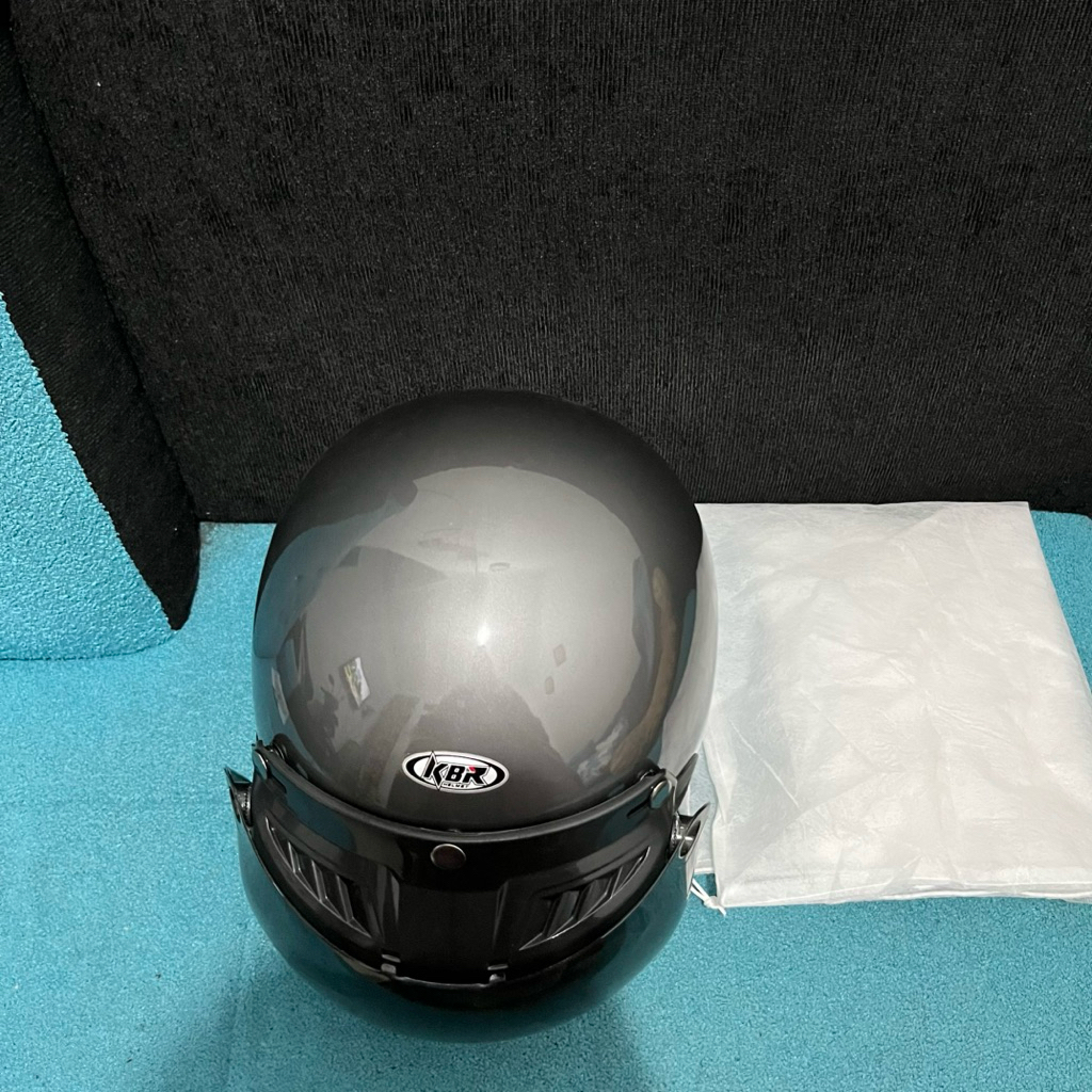 preloved helm bogo like new baru di pakai 1x