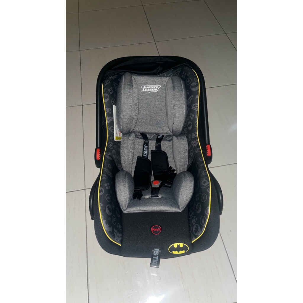 Preloved Babydoes Batman Car Seat Carrier (Infant Carrier)