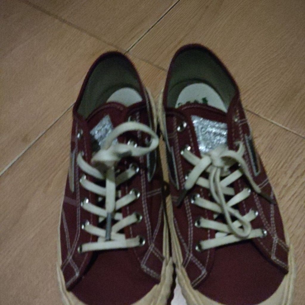 sepatu compass vintage burgundy