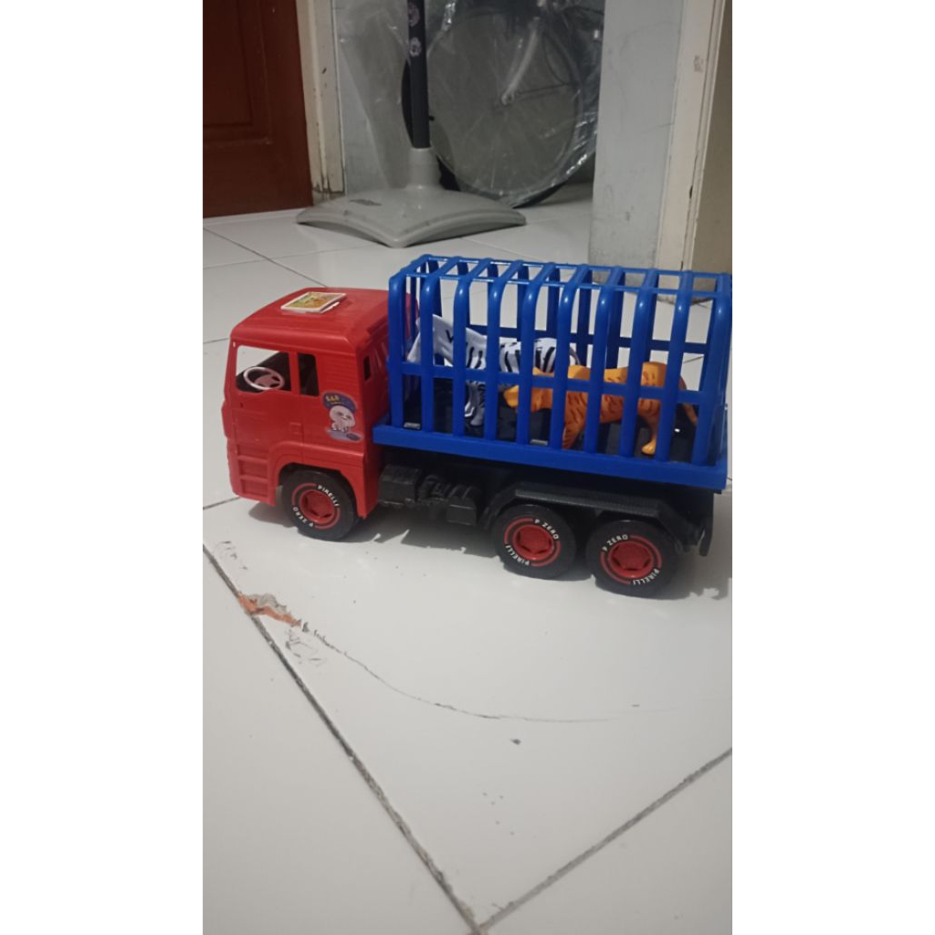 Mainan Truk safari preloved