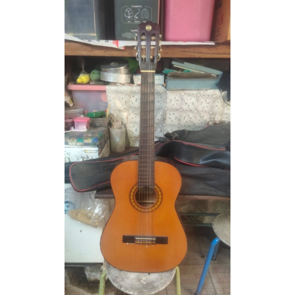 Gitar Yamaha Akustik Original Second + Tas + Truss Rod + Dipoles Ulang