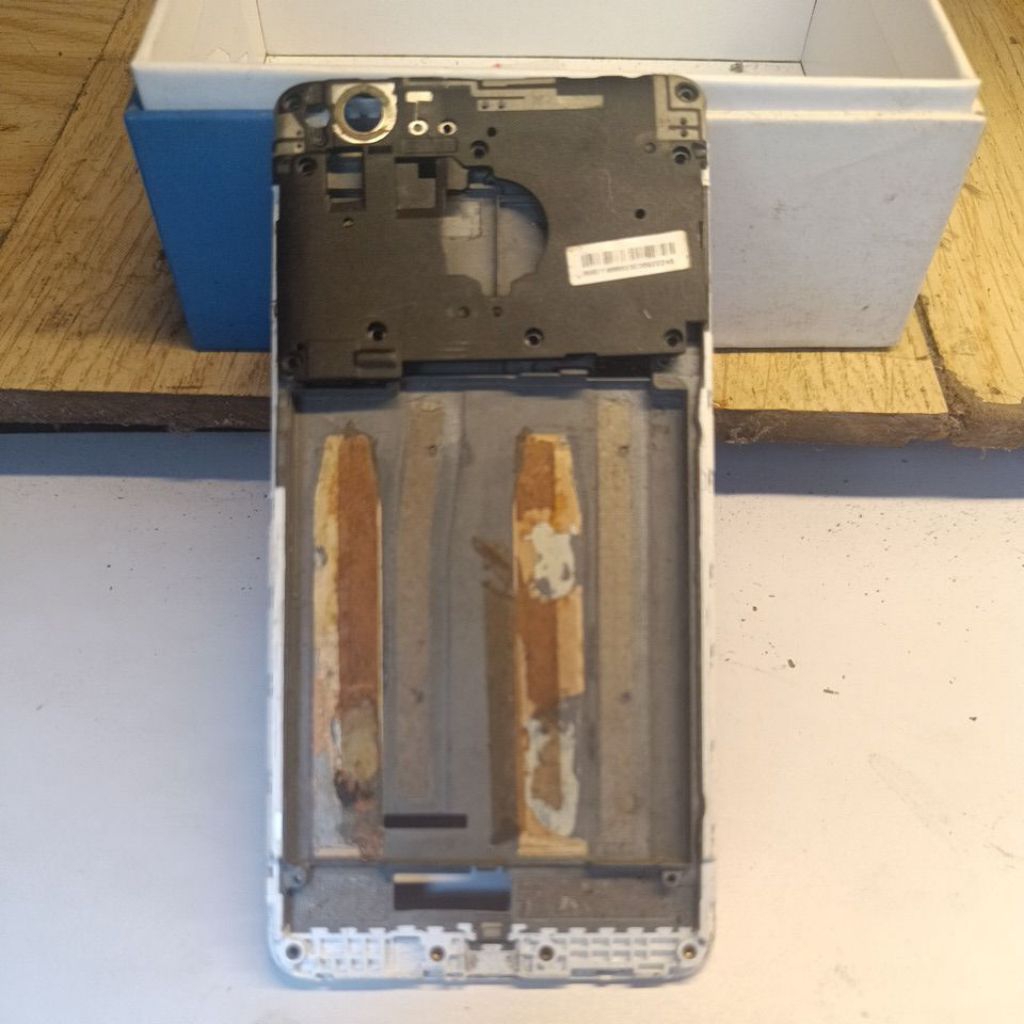 Frame Lcd/Tatakan Lcd Plus Tutup Mesin Xiaomi Redmi 4a