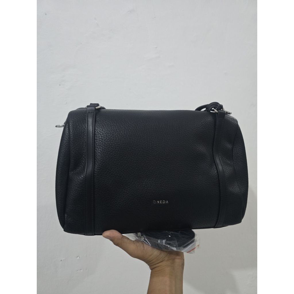 Preloved Oneda Calestine Tas Selempang Bahu