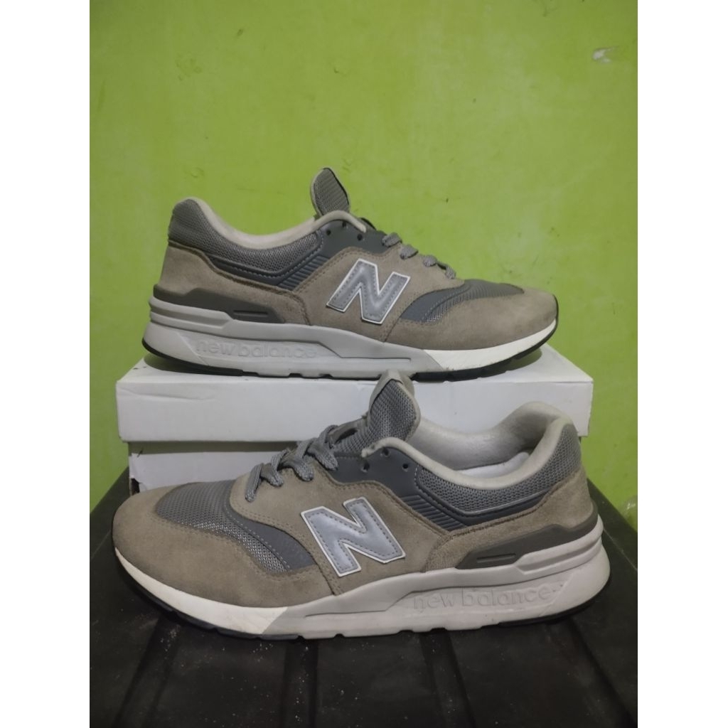 Sepatu Sneakers Casual Pria New Balance NB 997H Marblehead Grey Original