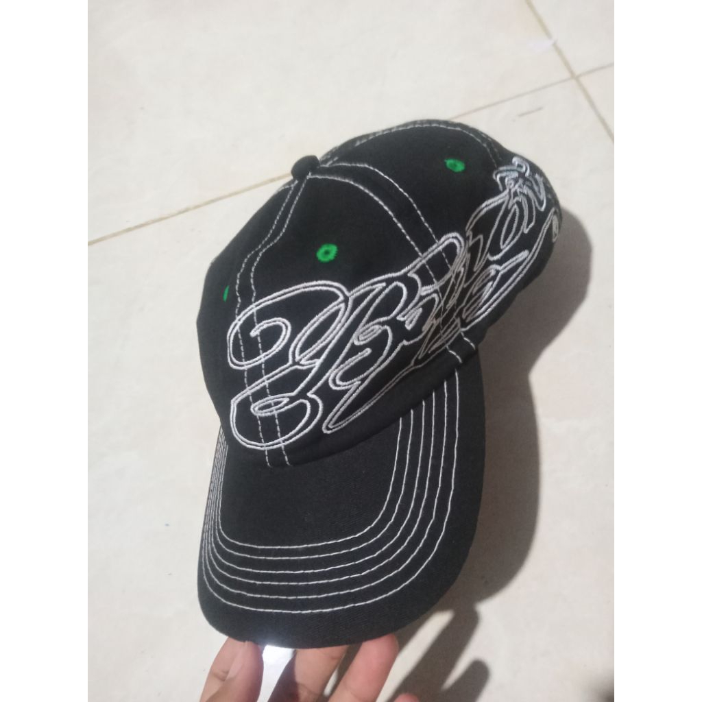 topi buron