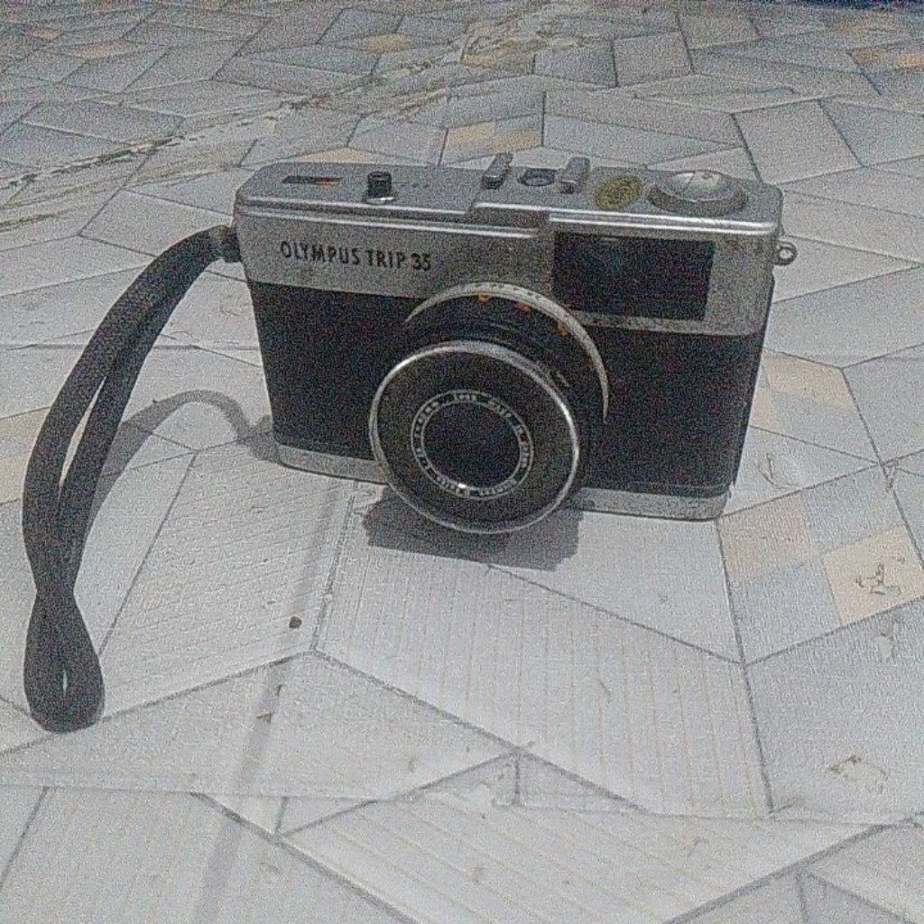 KAMERA JADOEL OLYMPUS TRIP 35 BAHAN