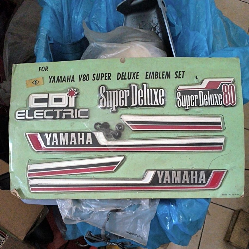 EMBLEM BODI BODY SET YAMAHA V80 SUPER DELUXE BARU STOK LAMA BUKAN ORIGINAL