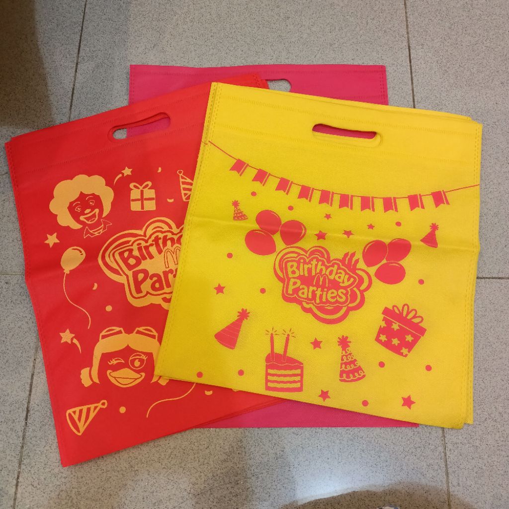 Tas spunbon tas spunbound tas belanja tas kado tas supermarket Ultah McD Mcdonalds