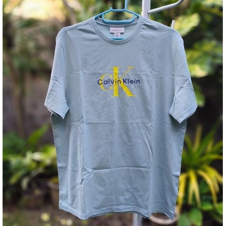 Calvin Klein Jeans Kaos Pria Asli dengan Logo CK Klasik dan Nyaman untuk Sehari-hari