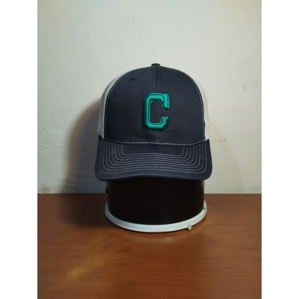Topi Trucker Logo C Richardson