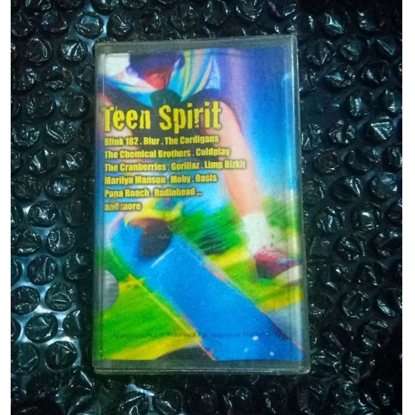 Kaset Teen Spirit / Blink 182,Blur, Gorillaz,Depeche Mode,Radiohed etc (Cover Dalam Ada Coretan)