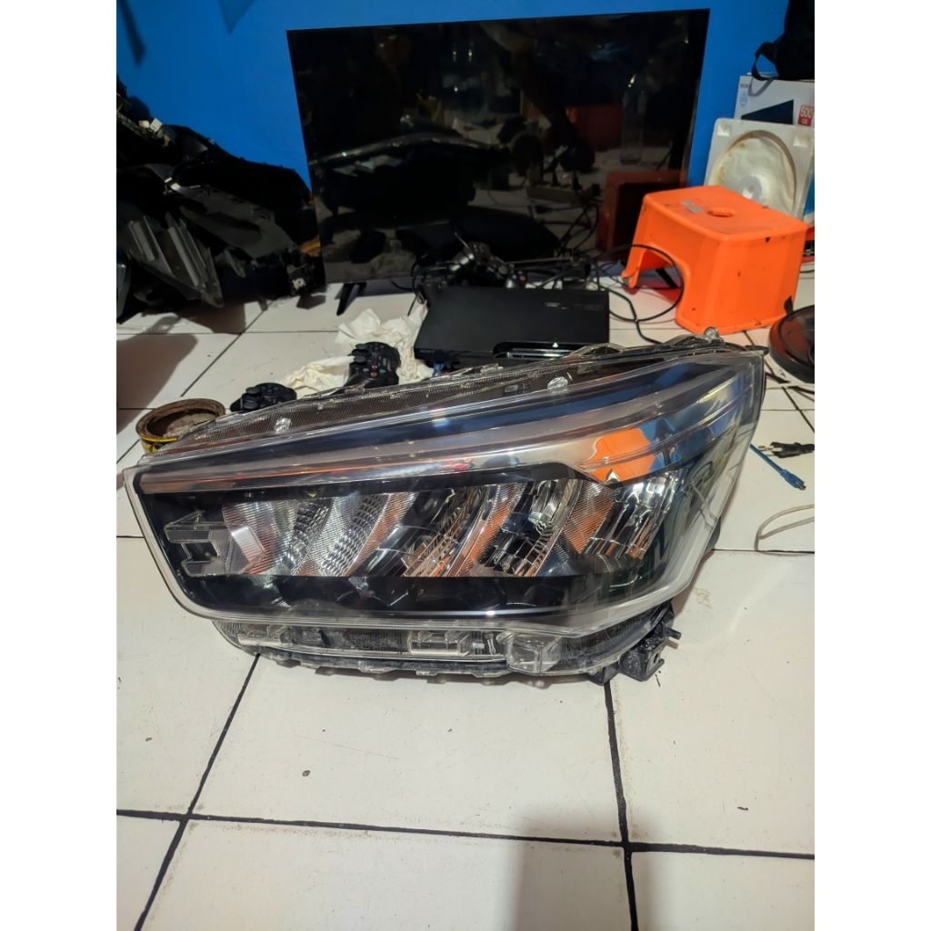 Headlamp Lampu Depan Daihatsu Rocky Toyota Raize G LED Non DRL Original