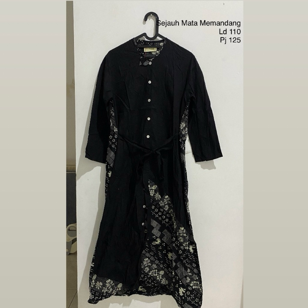 SEJAUH MATA MEMANDANG DRESS HITAM