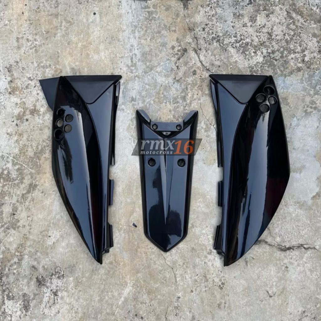 Cover body KLX 150 dtracker old dan spakbor belakang klx 150 s l Body KLX 150 lama Body set belakang
