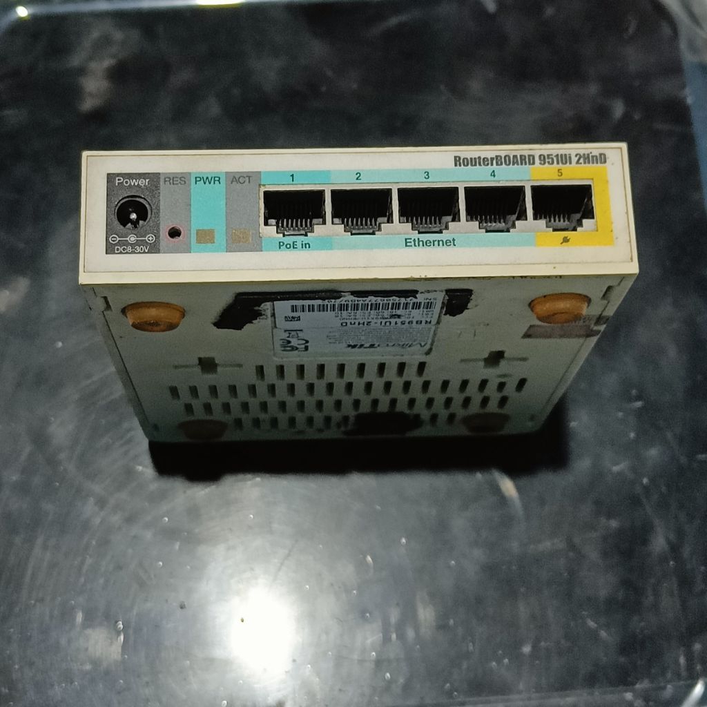 MikroTik RB951Ui-2HnD Bekas
