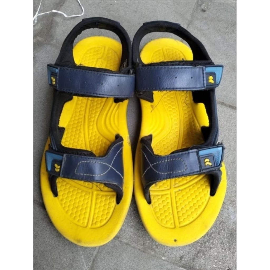 Sepatu Sandal anak remaja Preloved merk Precise