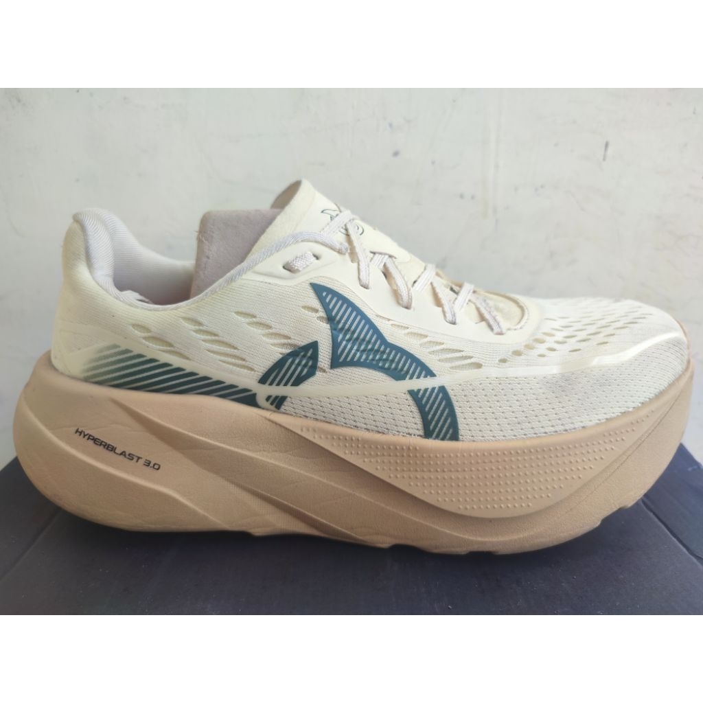 Sepatu Running Ortuseight Hyperblast 3.0 preloved