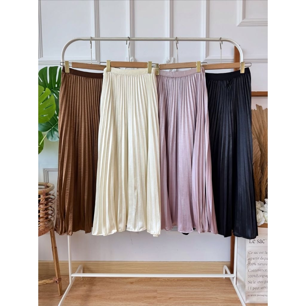 Pavlina Skirt Plisket Silk LP : 60-90 cm; PJ : 92 cm***808 T