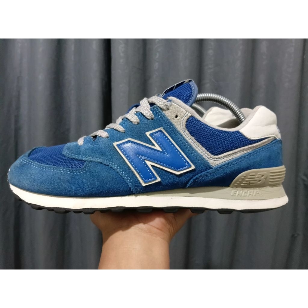 Sepatu NB 574 Classic