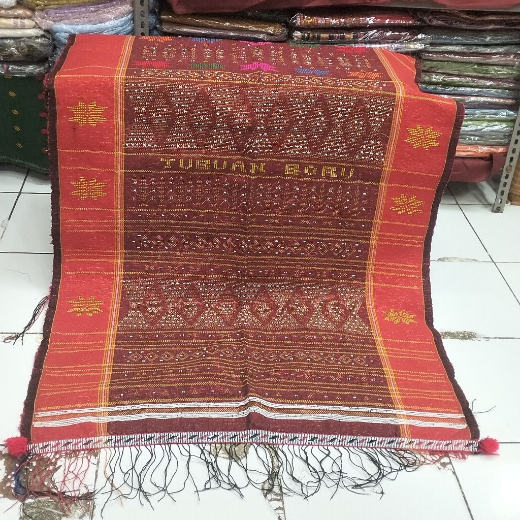 ULOS SADUM RAJA SIMATA PITU WARNA MARUN SISI MERAH