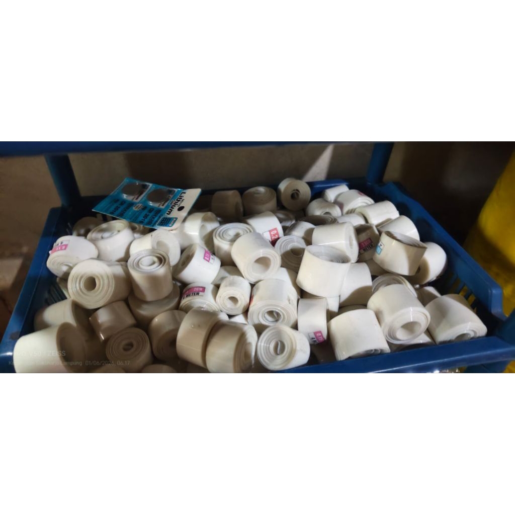 MIKA SENDAREN PUTIH SUSU PER GULUNG