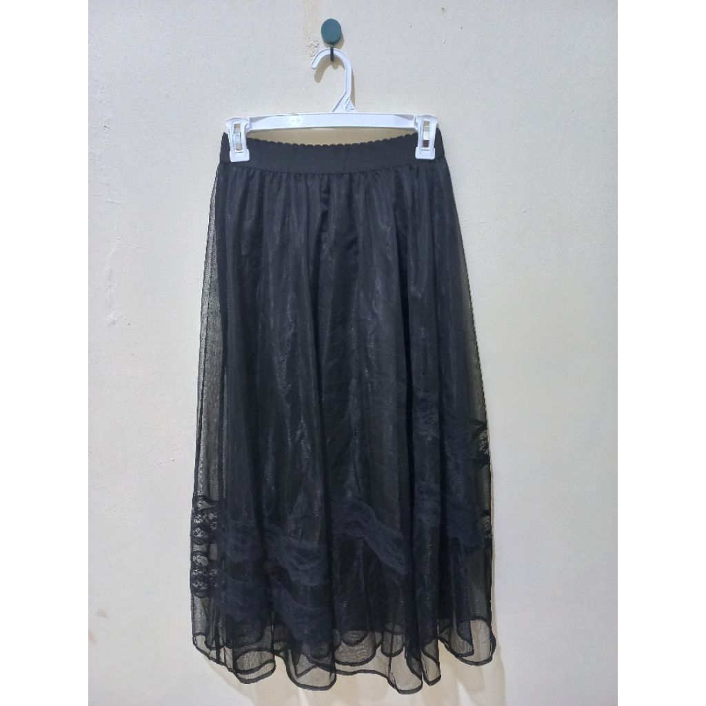 rok tutu hitam renda