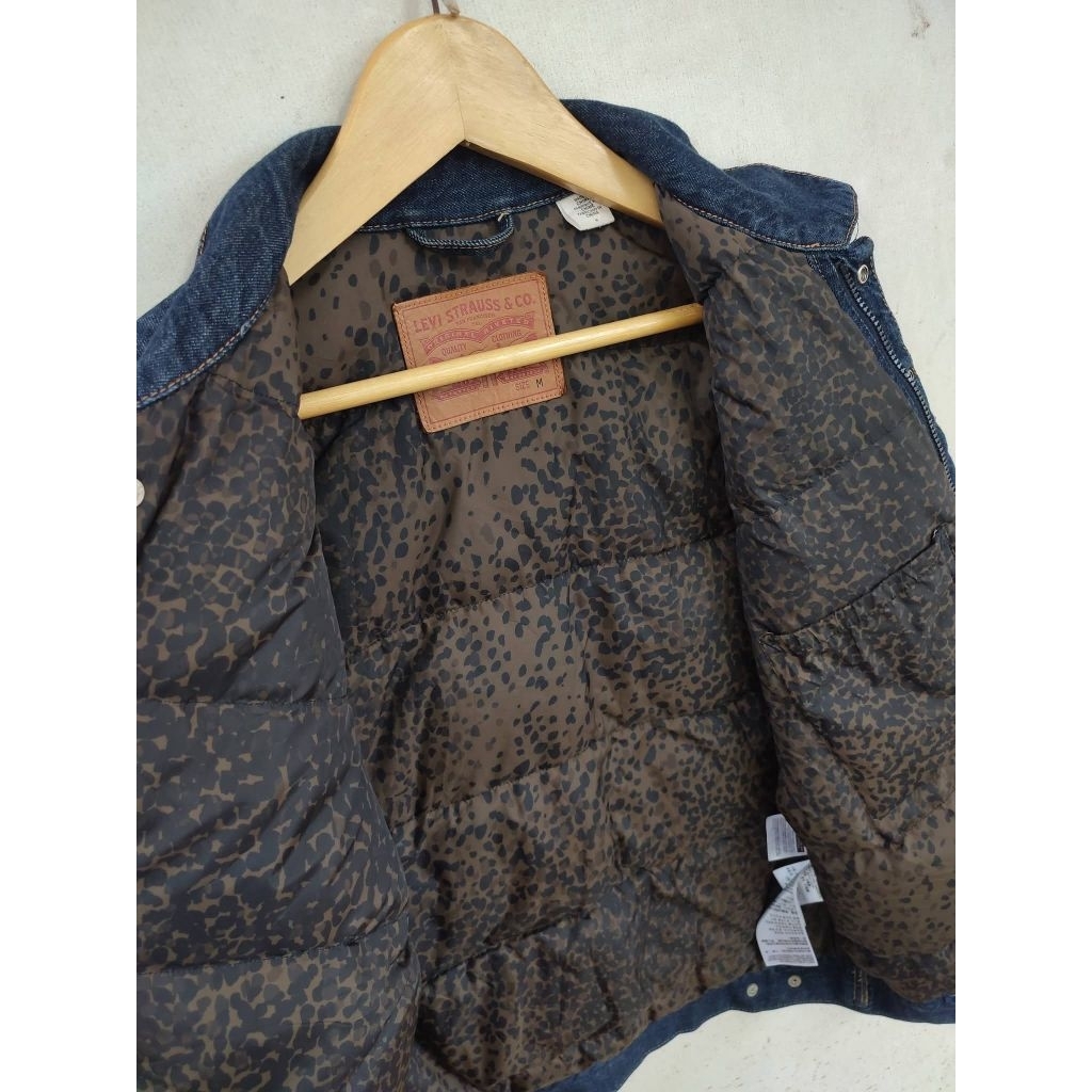 Levis trucker down LEOPARD