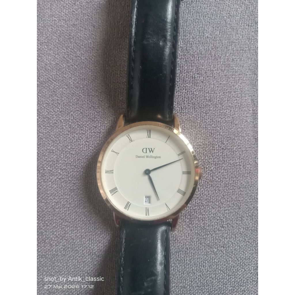 Jam tangan Daniel Wellington (DW) Dapper Sheffield Bekas
