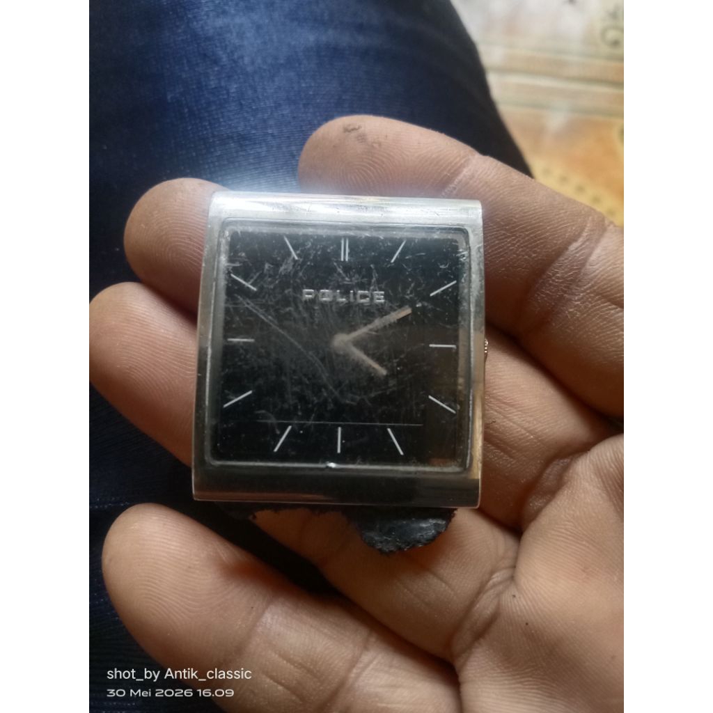 jam tangan police bekas