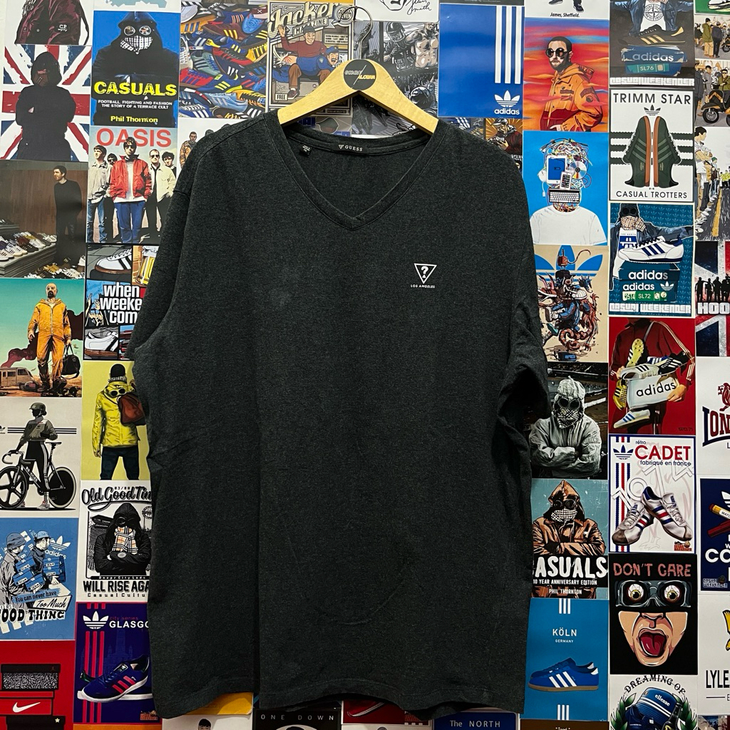T Shirt / Kaos Oblong / Lengan Pendek / Vintage / Second / GUESS