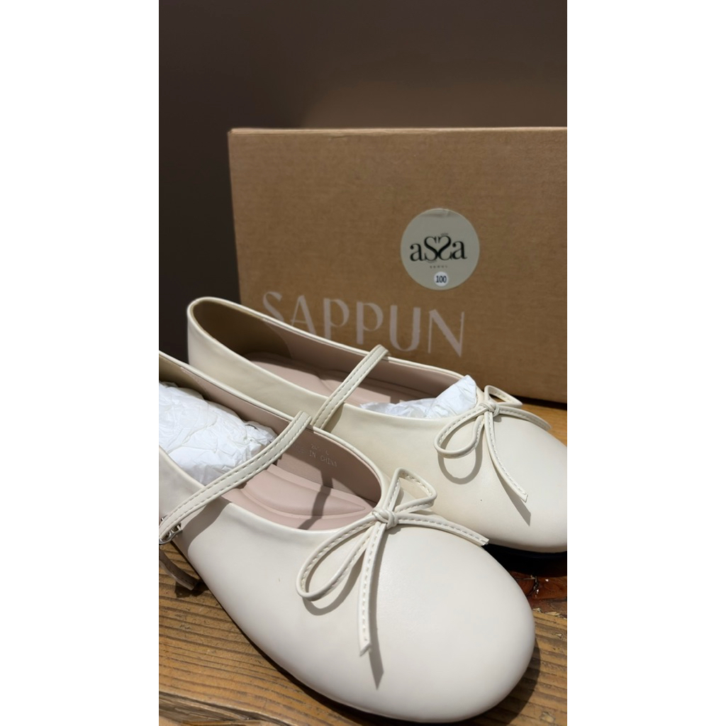 NEW Sappun Flats Ivory