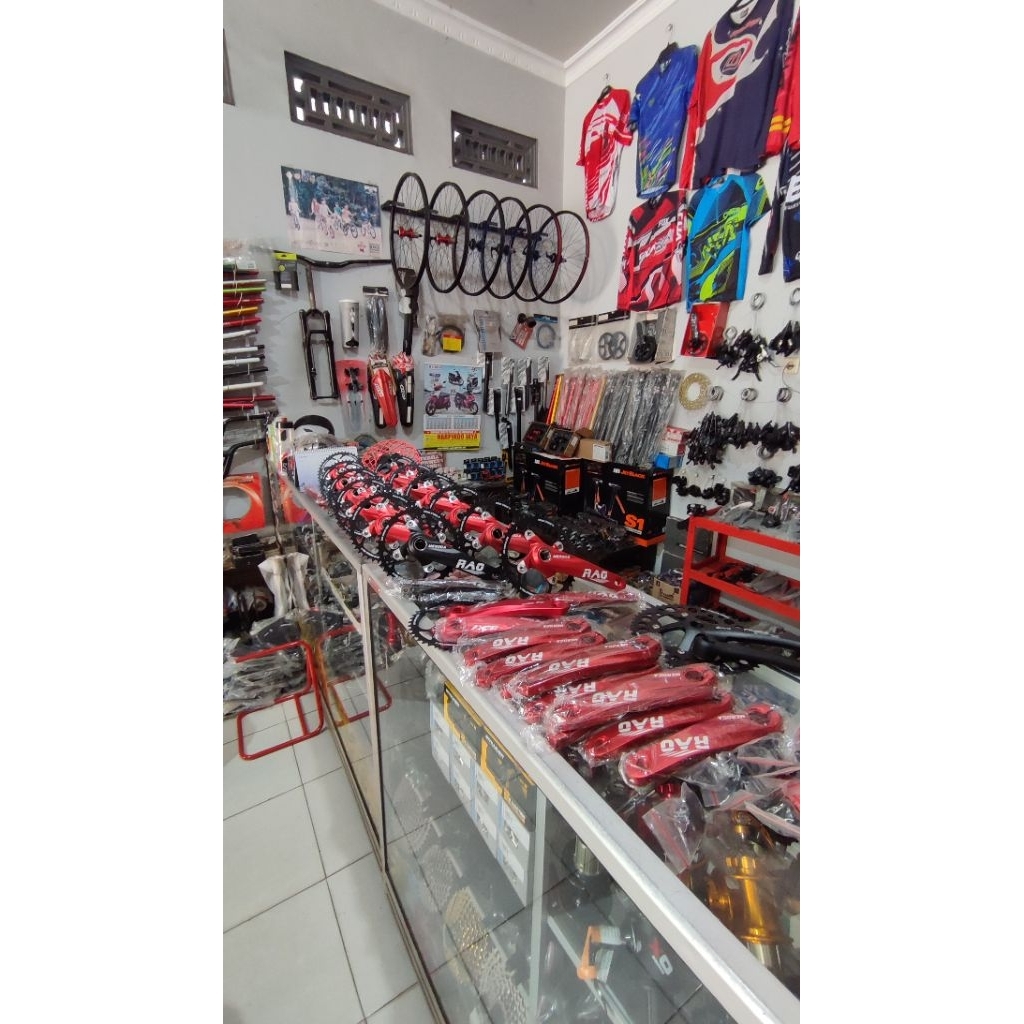 Crank meroca RAO Hitam komplit BB dan Chainring 44T