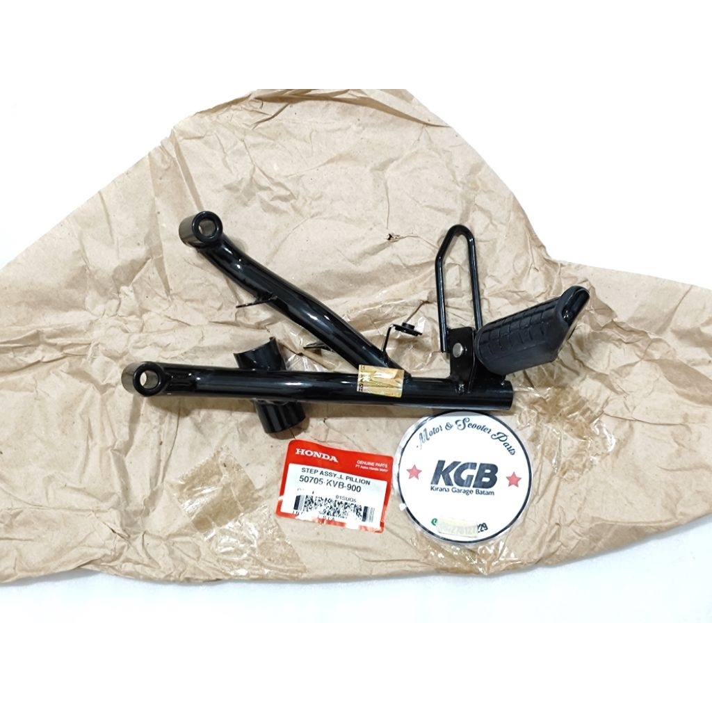 step assy L pillion kiri motor honda vario 110 karbu Ori baru ahm 50705 kvb 900