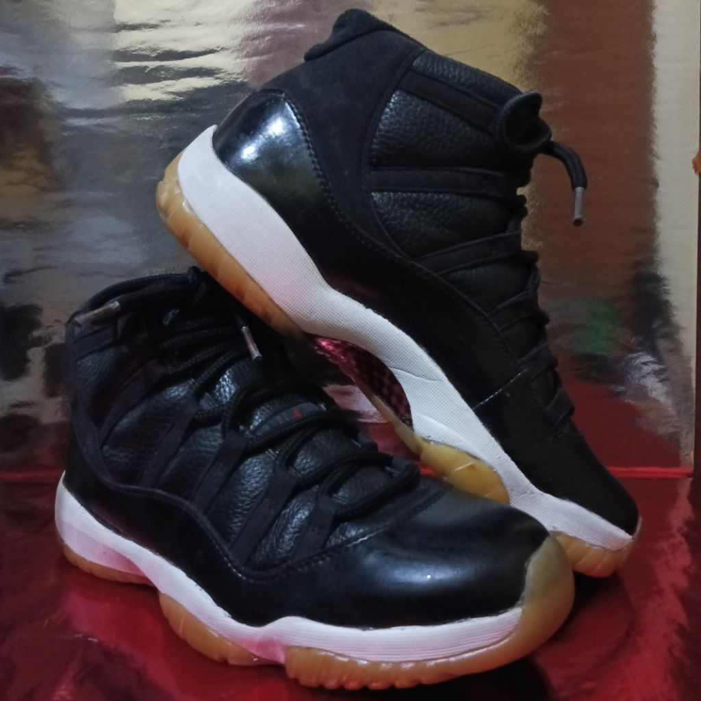 Air Jordan Retro 11 size 43