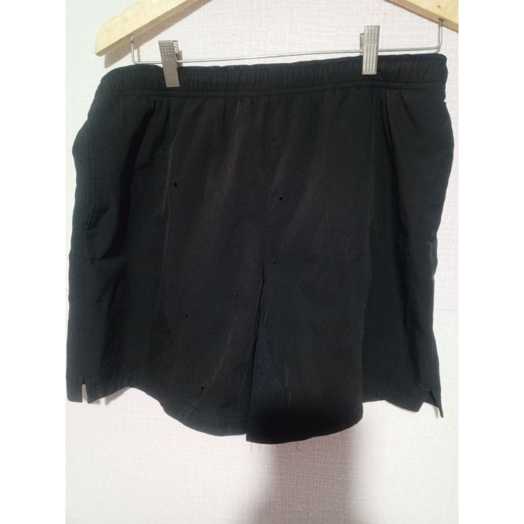 celana running hm dua buah minusan size L fit XL second
