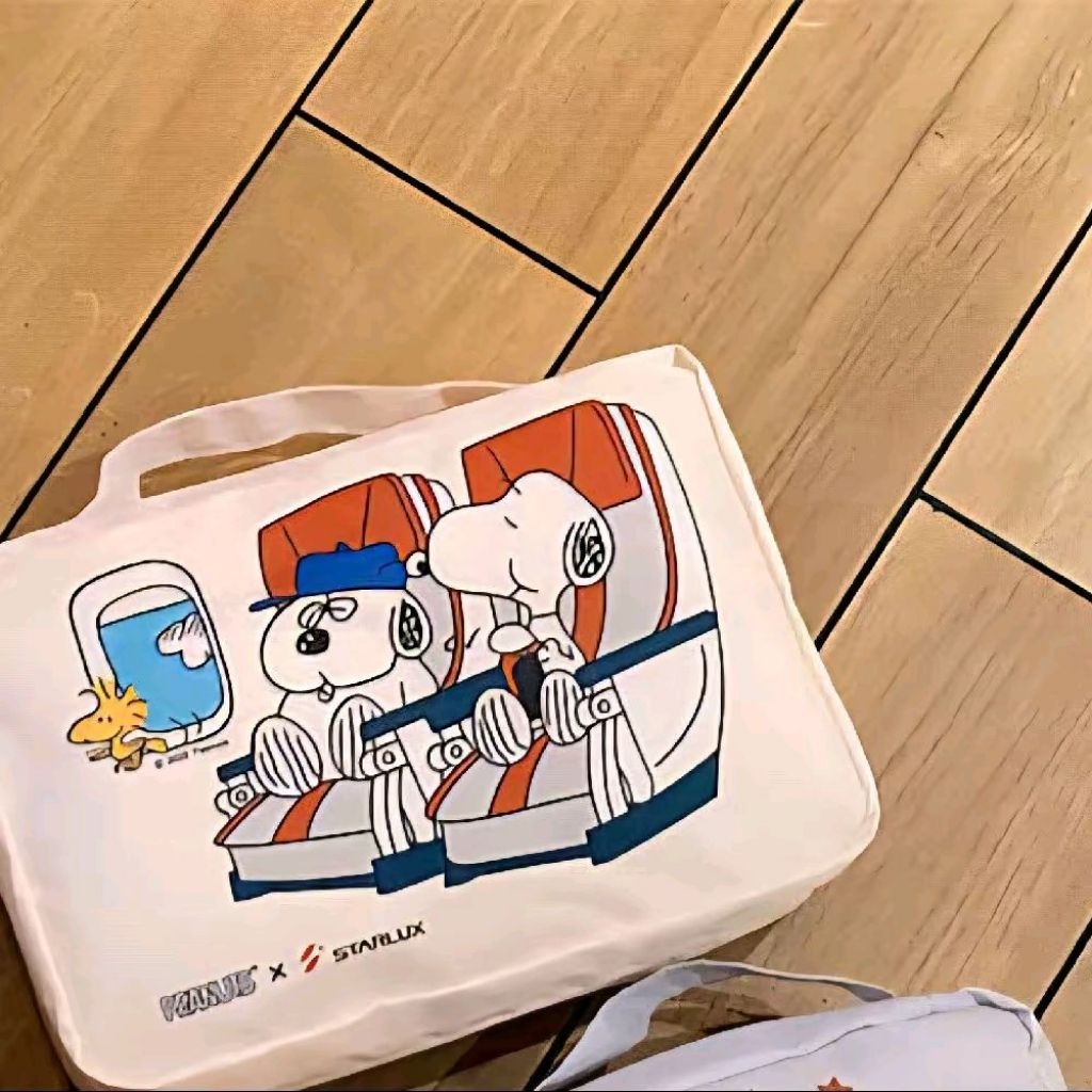 Snoopy Starlux OriPeanuts Travel Pouch Tas Penyimpanan Serbaguna Snoopy Peanuts Ready New