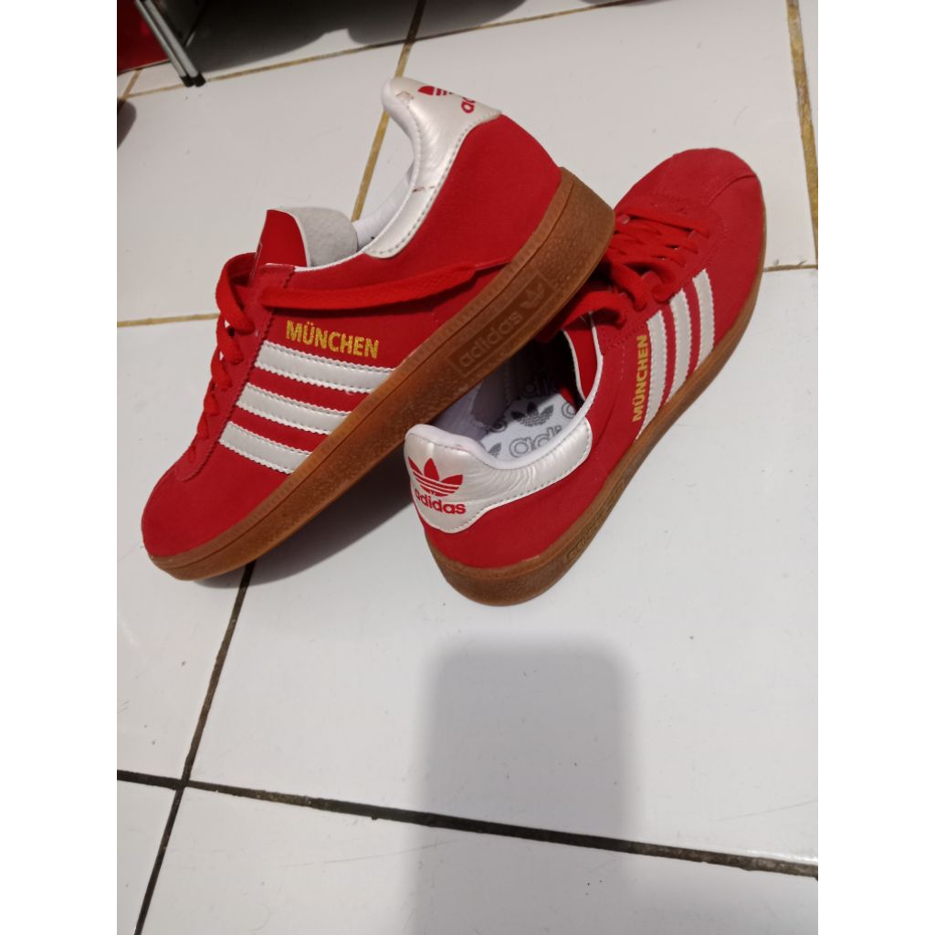 SEPATU SECOND ADIDAS MUNCHEN SZ42