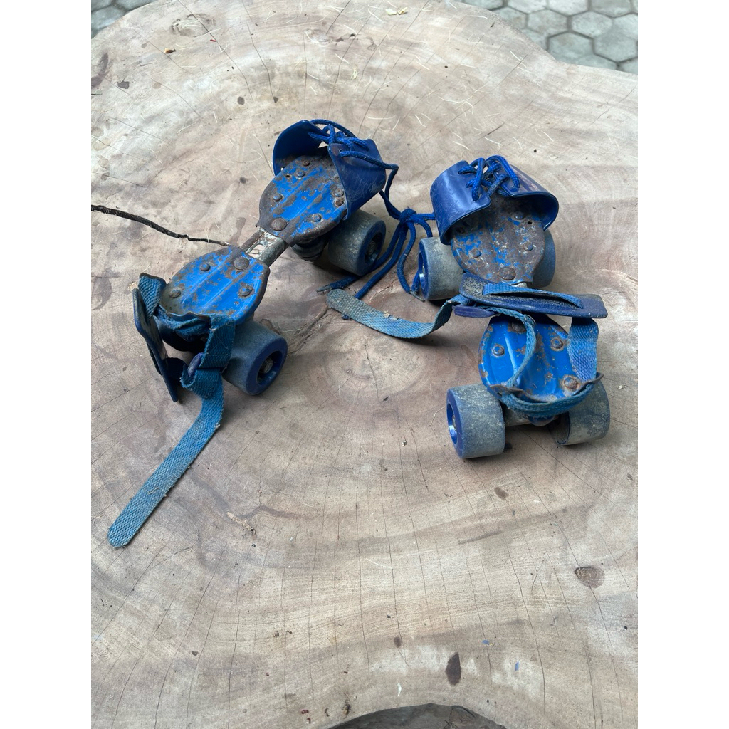 Sepatu Roda Klasik Tahun '90an / Vintage Roller Skate Out of '90s Warna Biru, Seiko