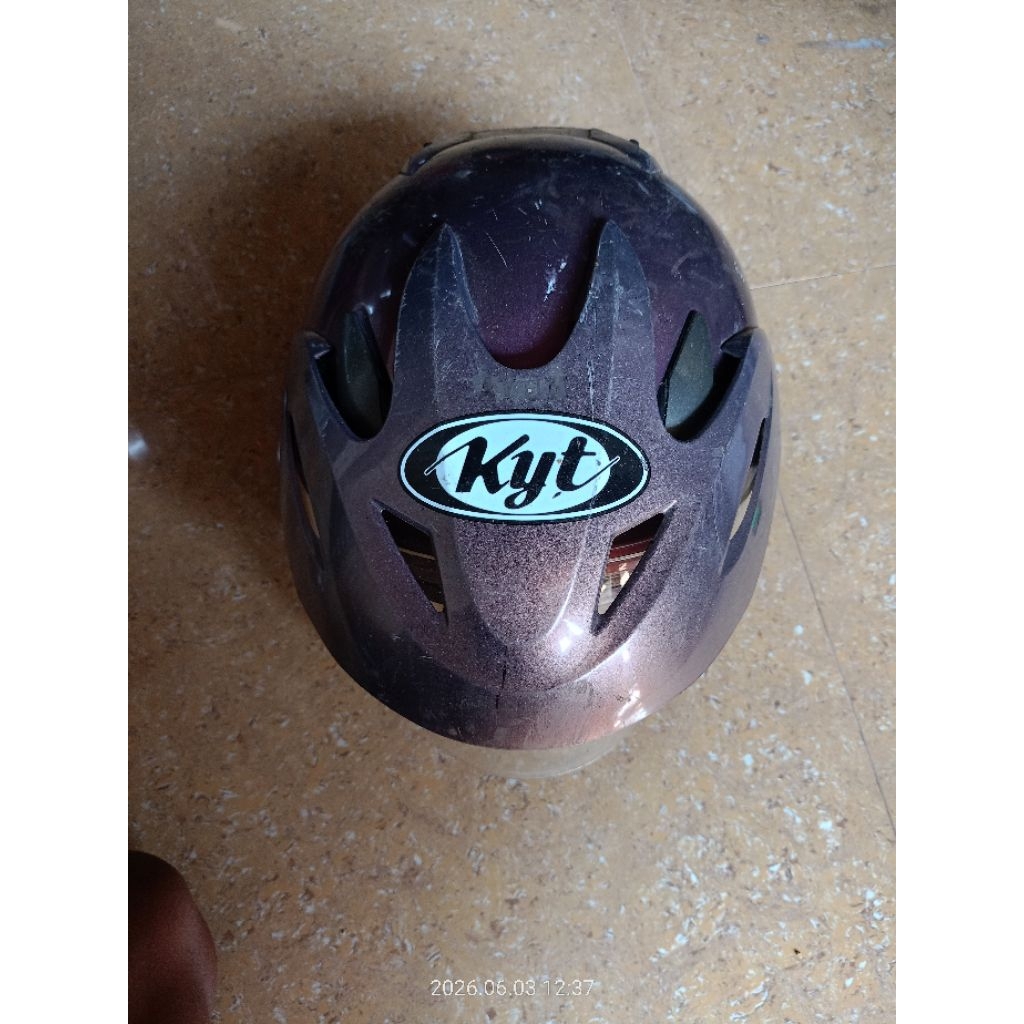 Helm KYT ORI BEKAS