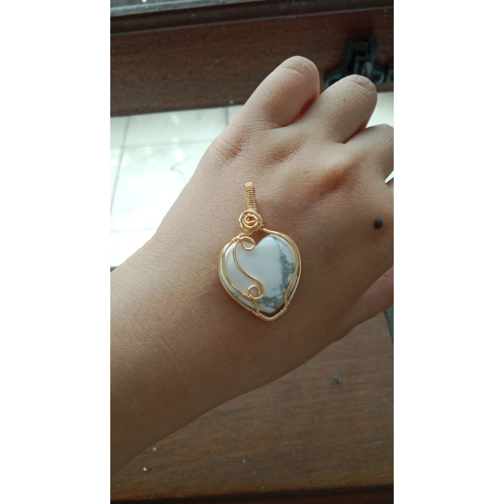 kalung kawat emas pendan love