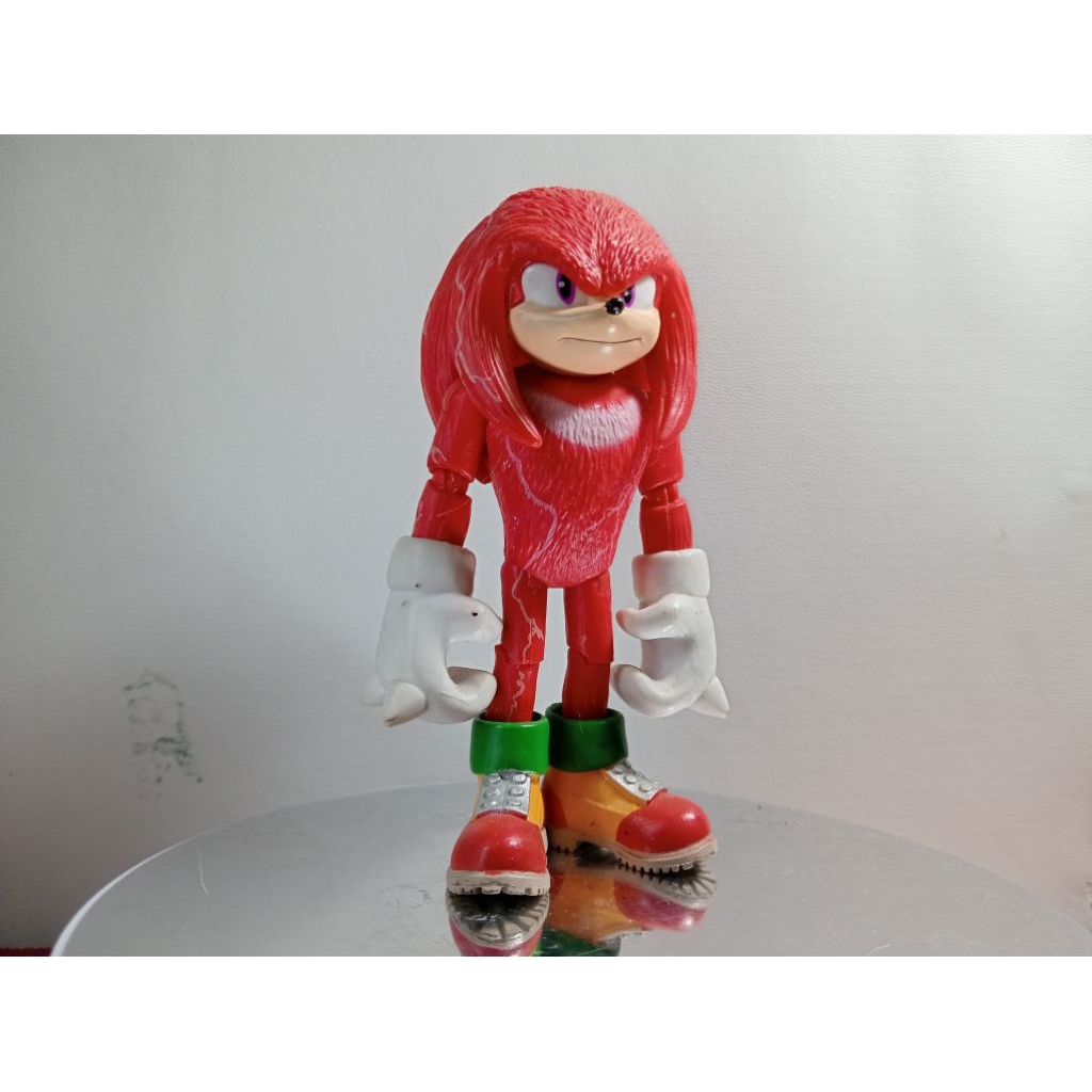 Figure knukles the ecidna from sonic 2