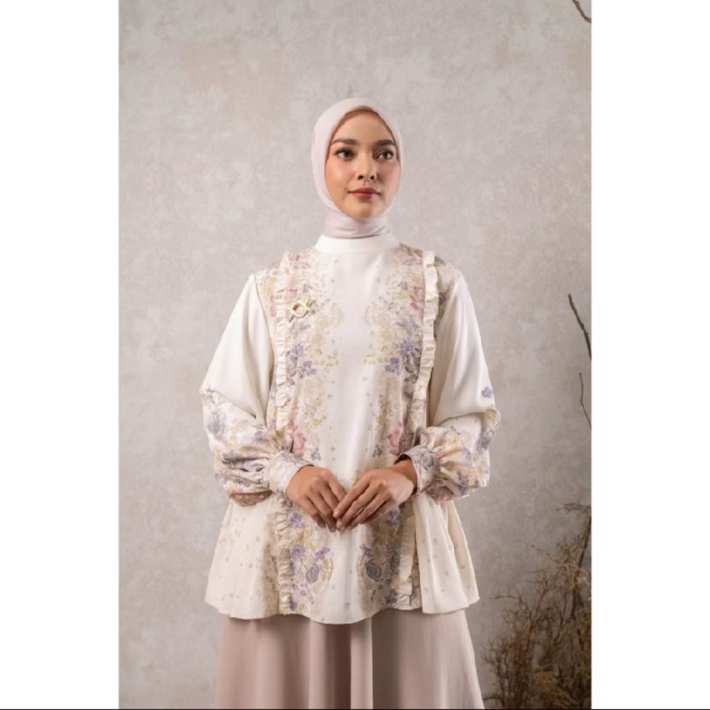 WEARING KLAMBY - Marissa Blouse in White Camellia Preloved