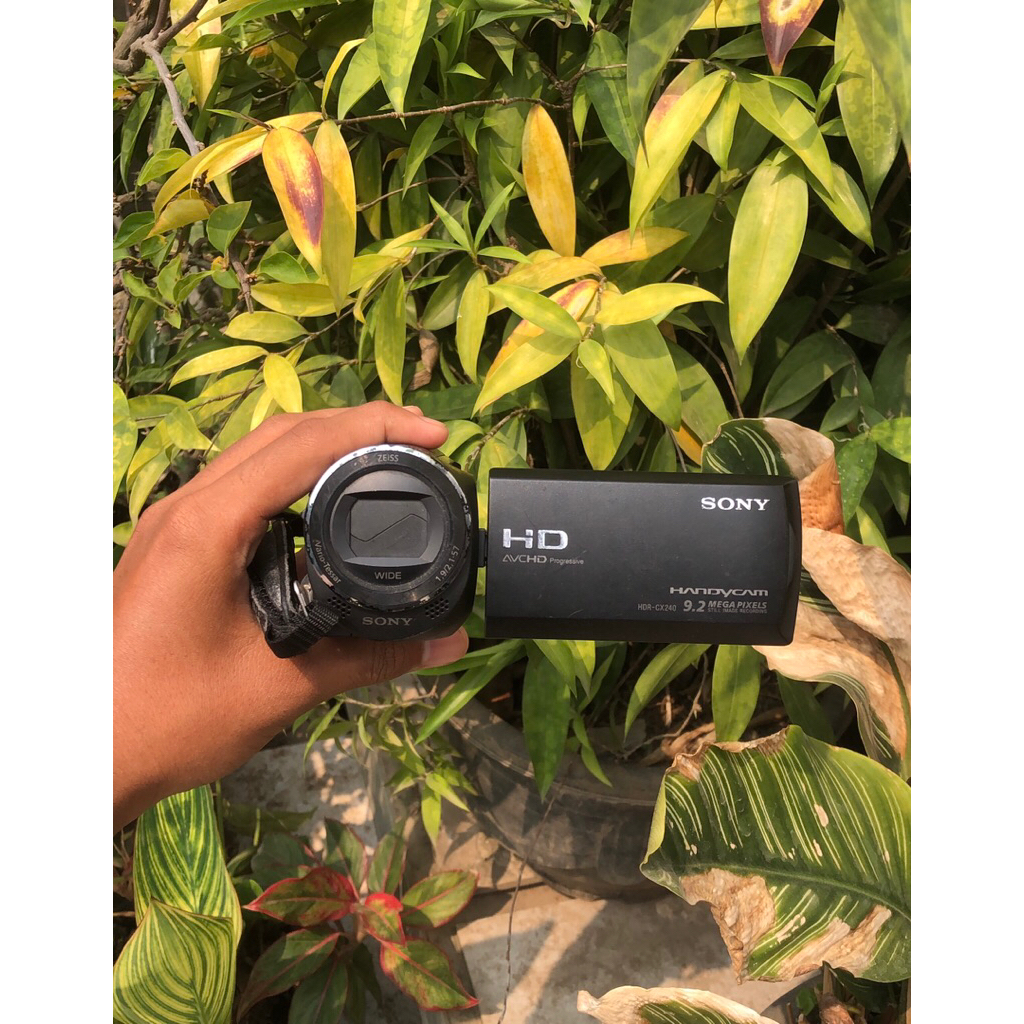 Handycam SONY HDR CX240E